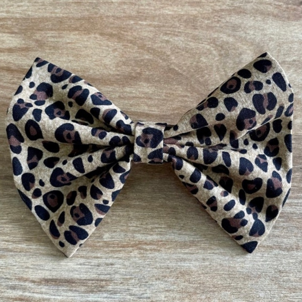 Handmade Leopard hair bow with clip